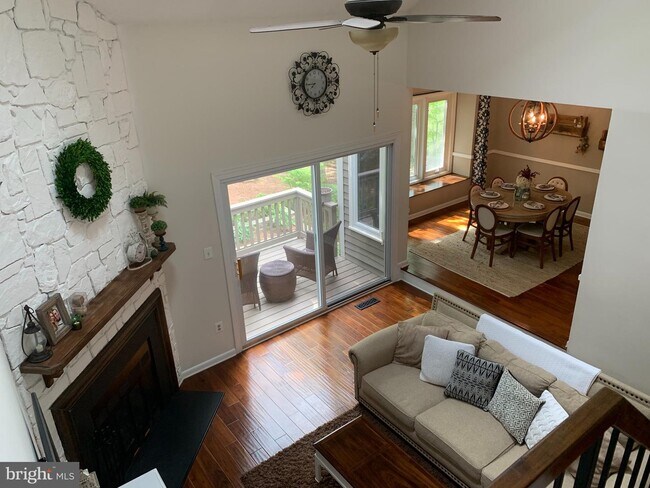 Building Photo - 15524 Royal Crescent Ct