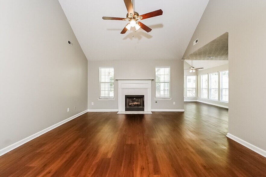 Building Photo - 188 Willow Springs Ln