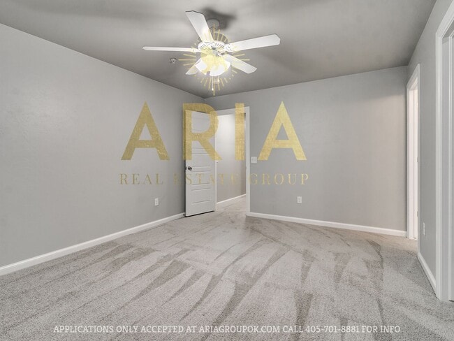 Building Photo - West Norman Urban Contemporary 3 Bed/2.5 Bath West Main Lofts Townhome Available Now!