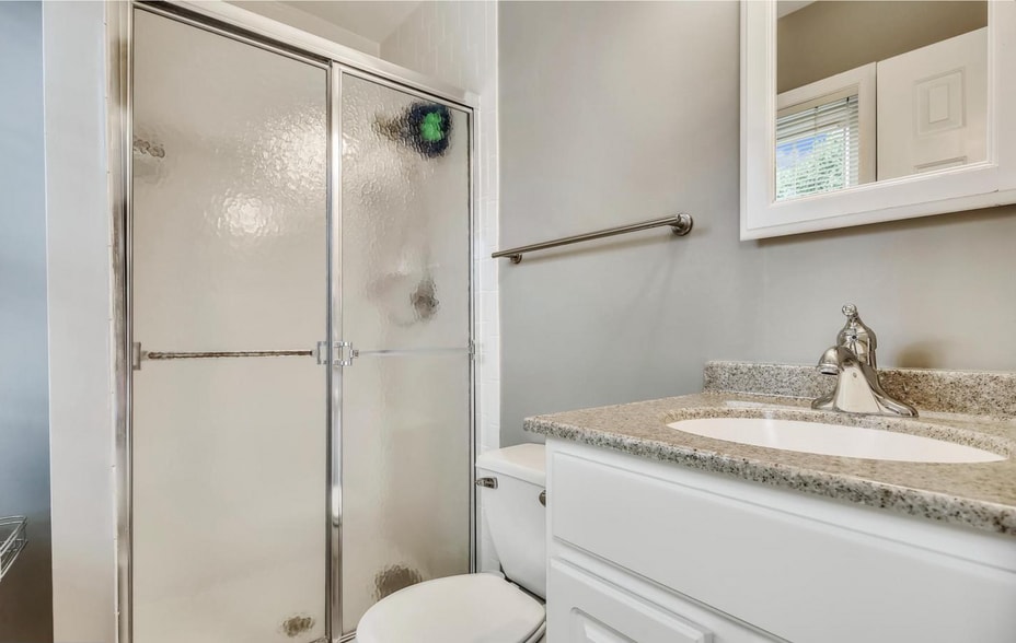 2nd bath - 1176 N Utah St