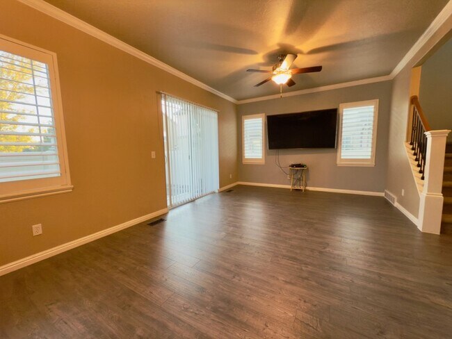 Building Photo - 634 E 60 S