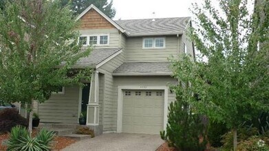 Building Photo - Charming 2 Level Beaverton Home Fenced Yar...