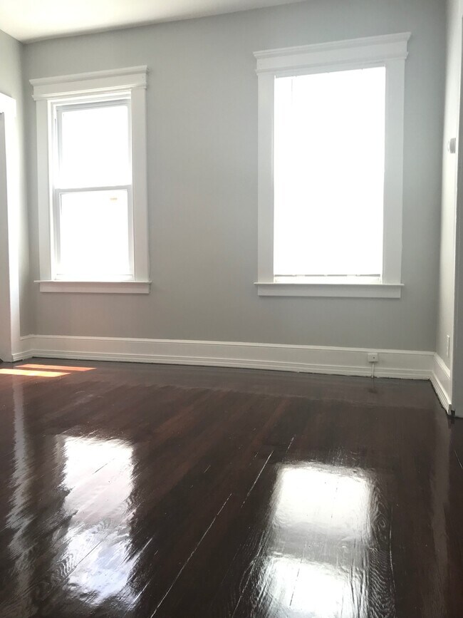 Building Photo - 211-211 Blake St