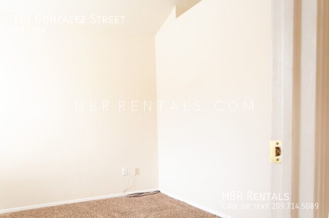 Building Photo - 330 Gonzalez St