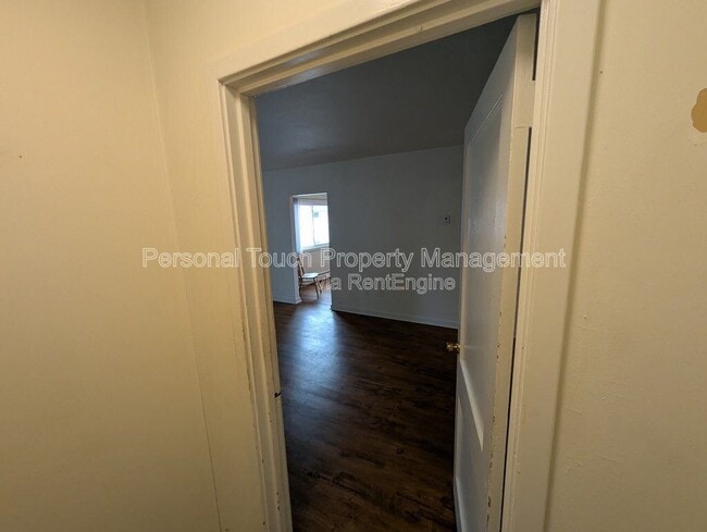 Building Photo - 541 2nd St N