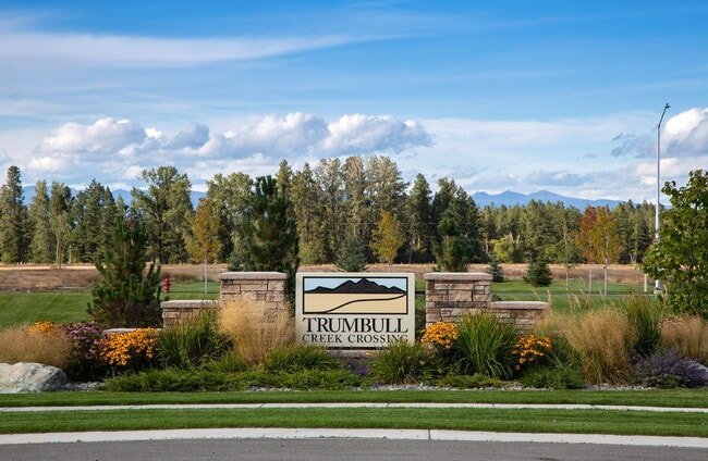 Building Photo - Newer house on corner lot of great neighbo...