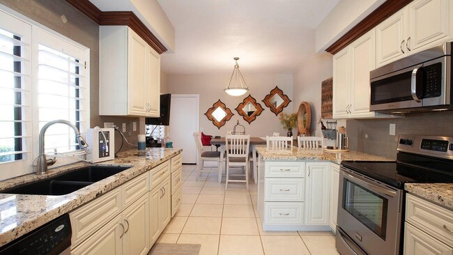 Building Photo - 38063 Crocus Ln