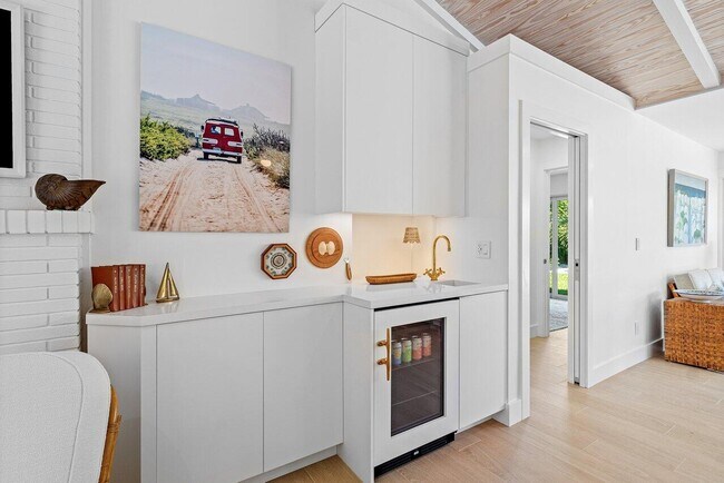 Building Photo - 11 Hersey Dr