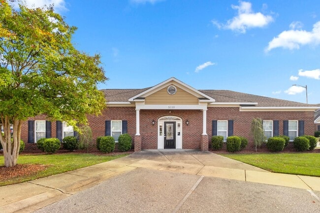 Building Photo - Furnished Townhome – All Inclusive | Gated...