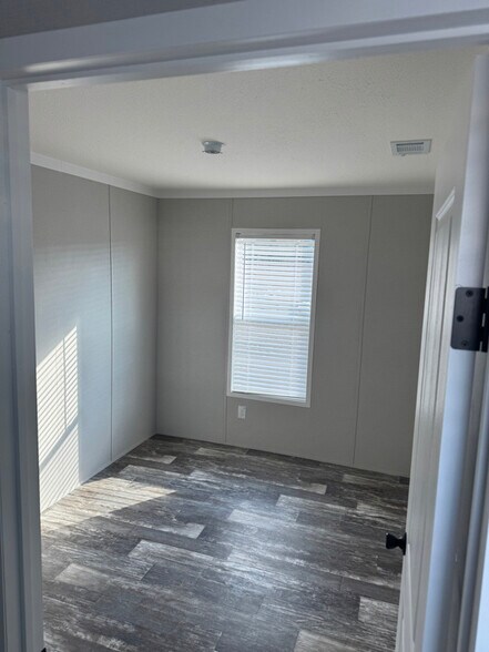 Building Photo - 324 Patriot Ln