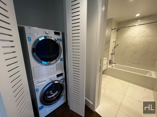 Building Photo - East 44th Street