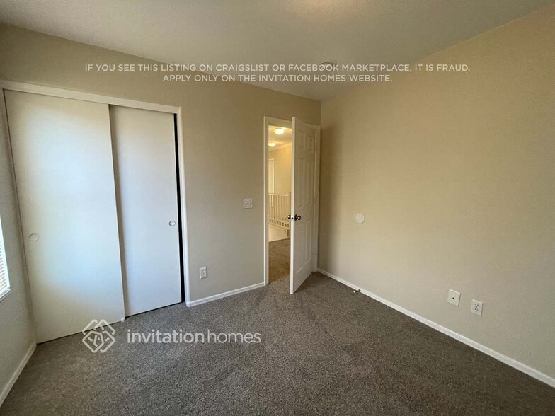 Building Photo - 8231 W Carol Ave