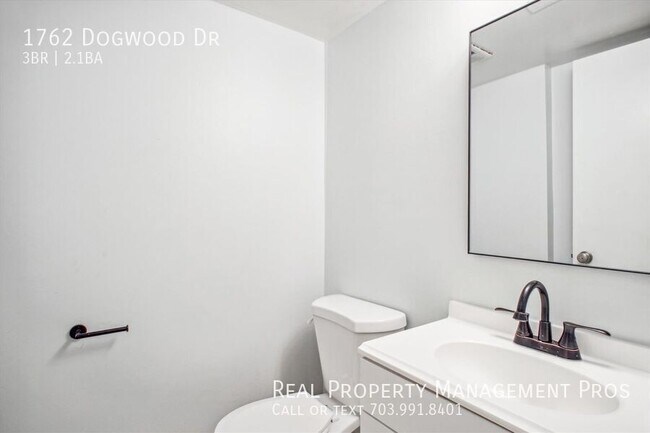 Building Photo - 1762 Dogwood Dr