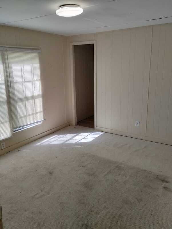 Building Photo - 5550 Lyle Ln