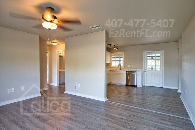 Building Photo - 4640 Pan American Blvd