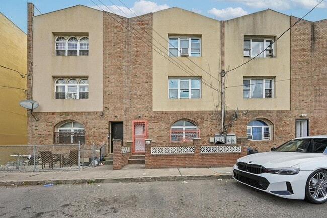 Building Photo - 1-24 Beach 27th St