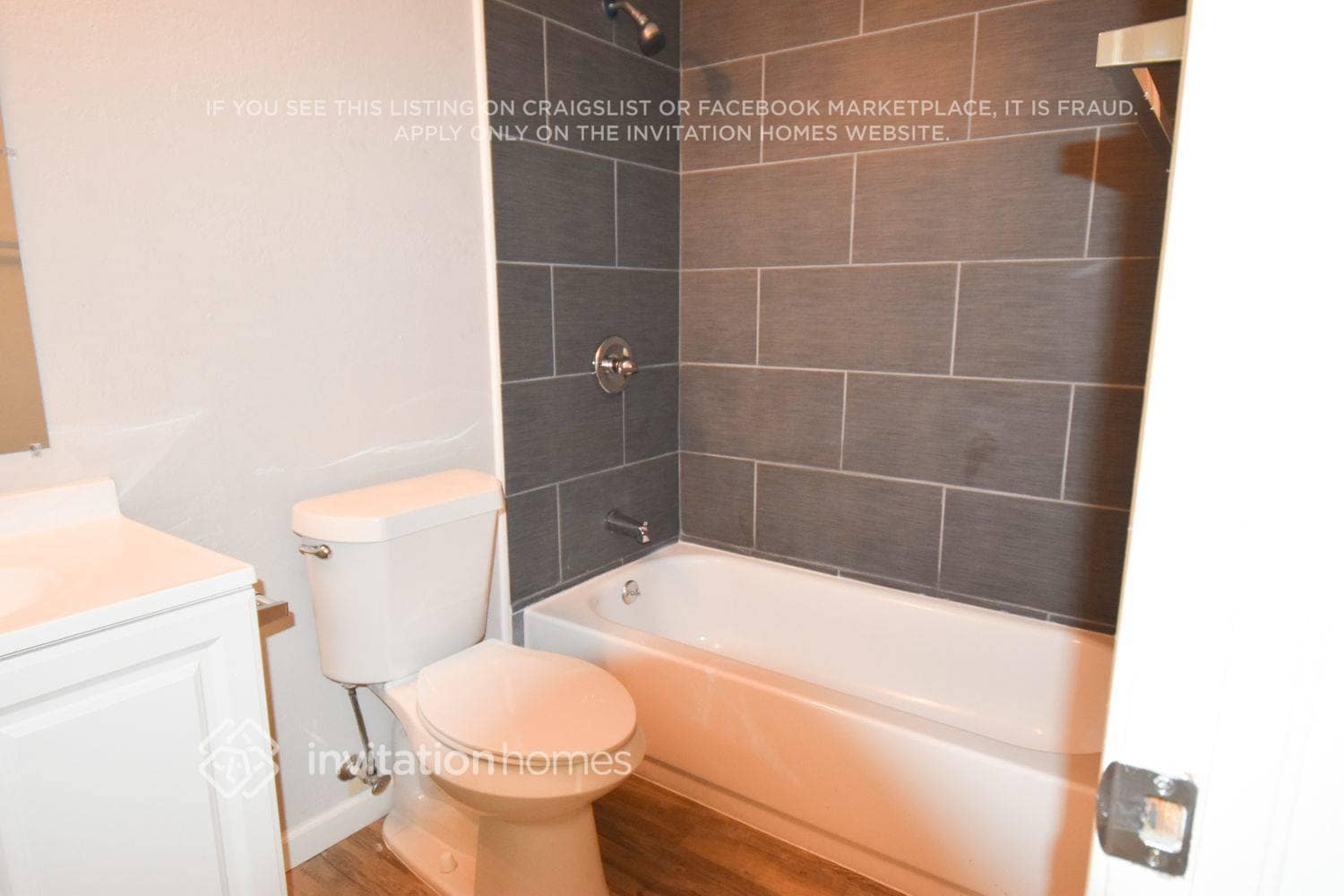 Building Photo - 9918 Garland Dr