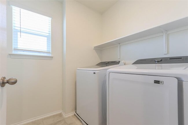 Building Photo - 8203 Knoxville Trl