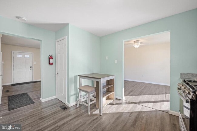 Building Photo - 143 Curtis Ave