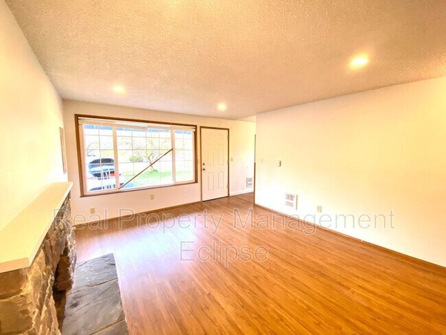 Building Photo - 4118 Jewell Rd