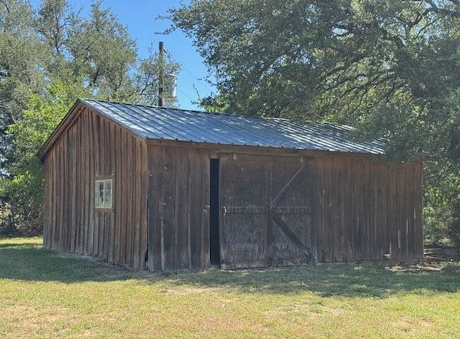 Building Photo - FOR LEASE!!!!!!!!!!