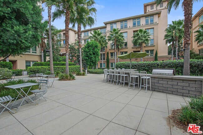 Building Photo - 12875 W Runway Rd