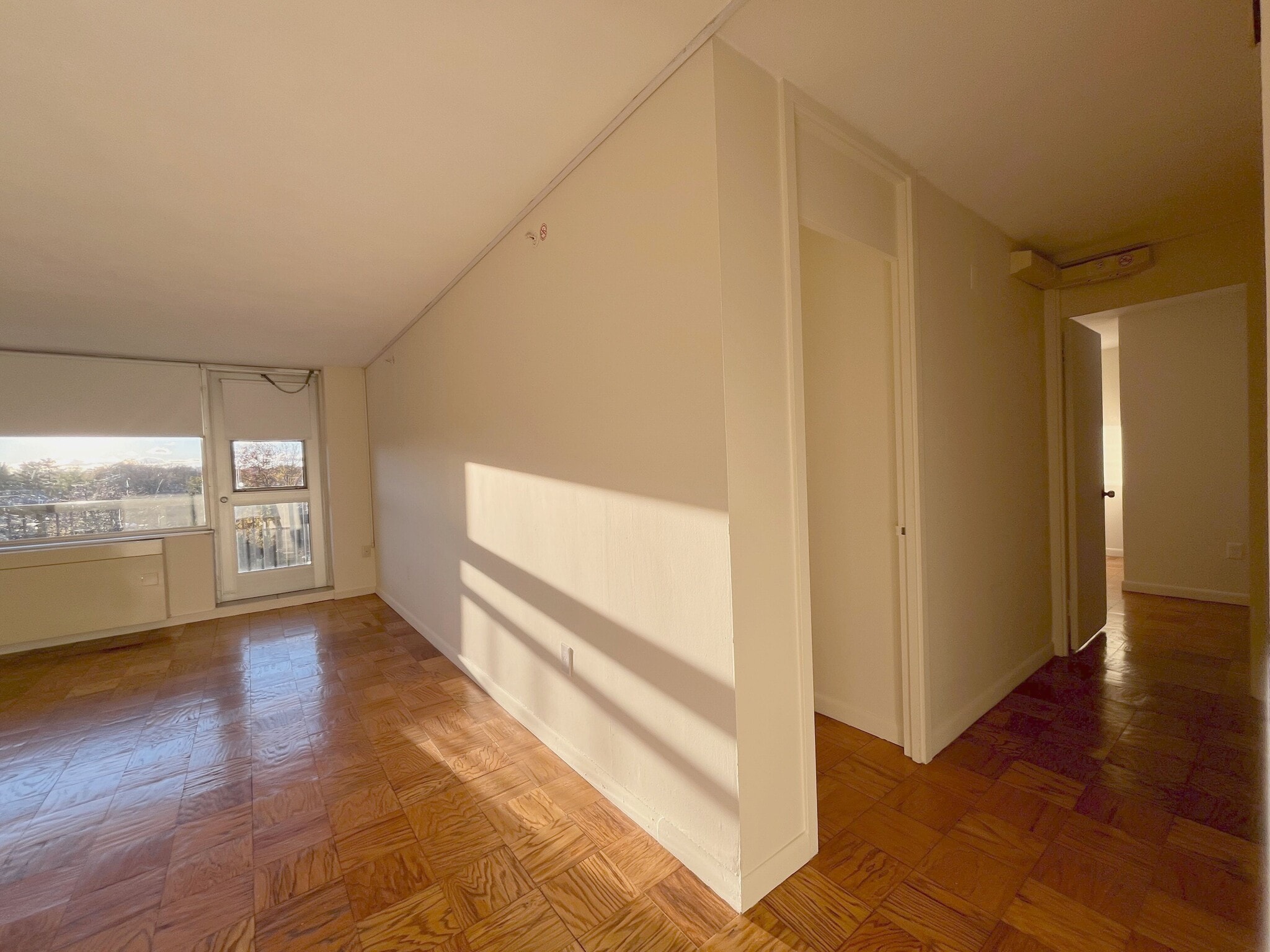 Building Photo - 57 Monmouth St