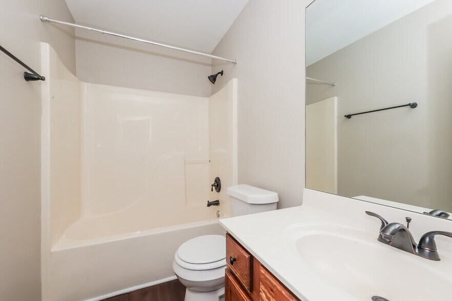 Building Photo - 6381 Paddington Way