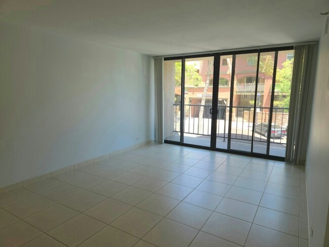 Building Photo - 1514 Seventh Avenue, Unit 205