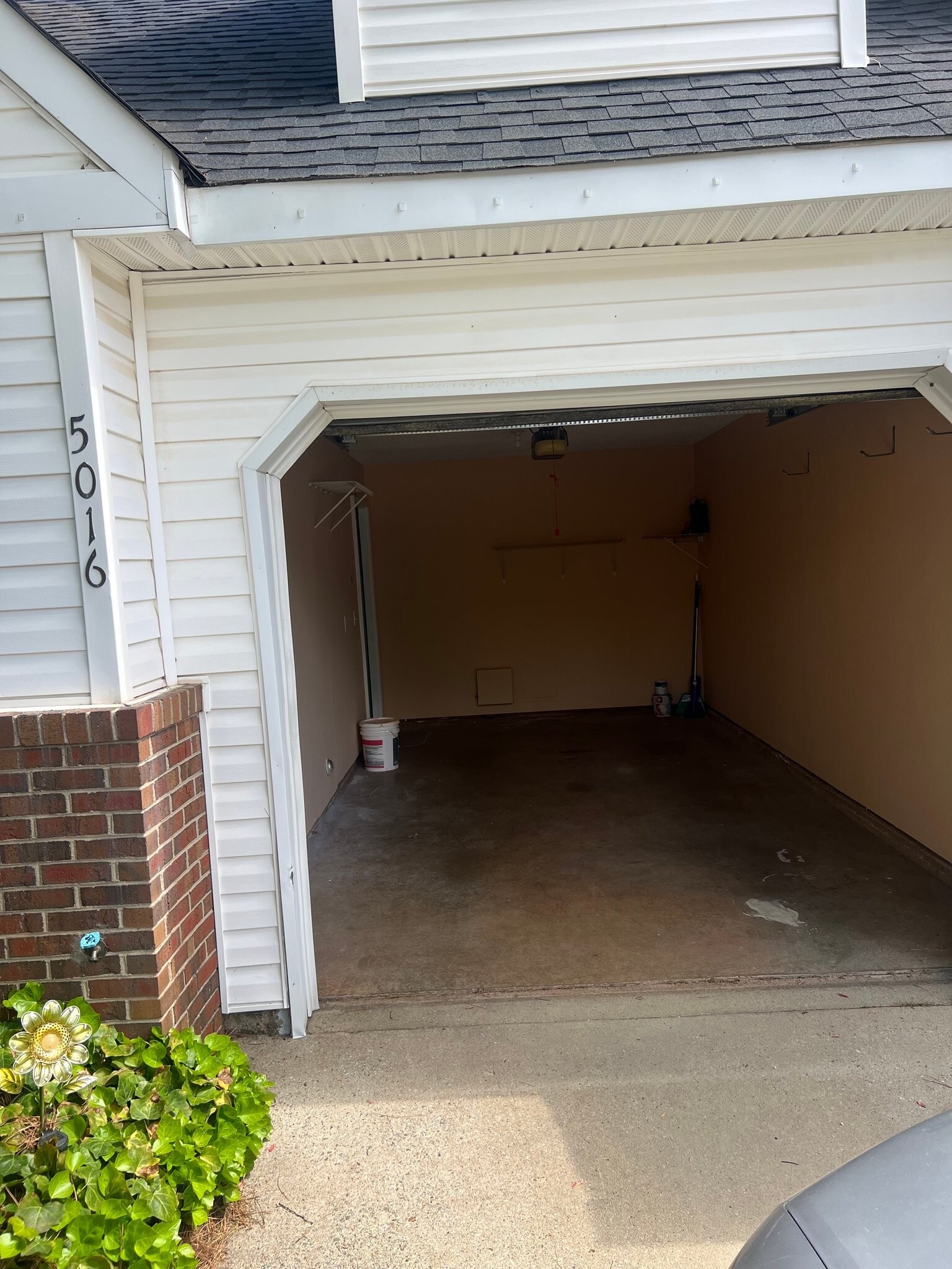 Building Photo - 5016 Bartholomew's Ln