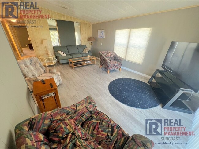 Building Photo - 4929 Sea Island Ave