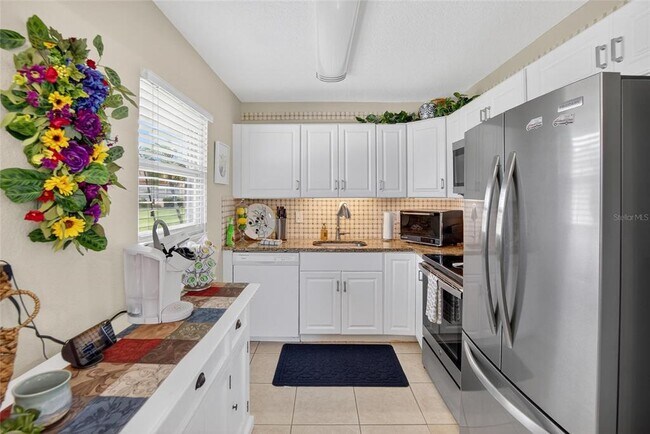 Building Photo - 202 Bedford St