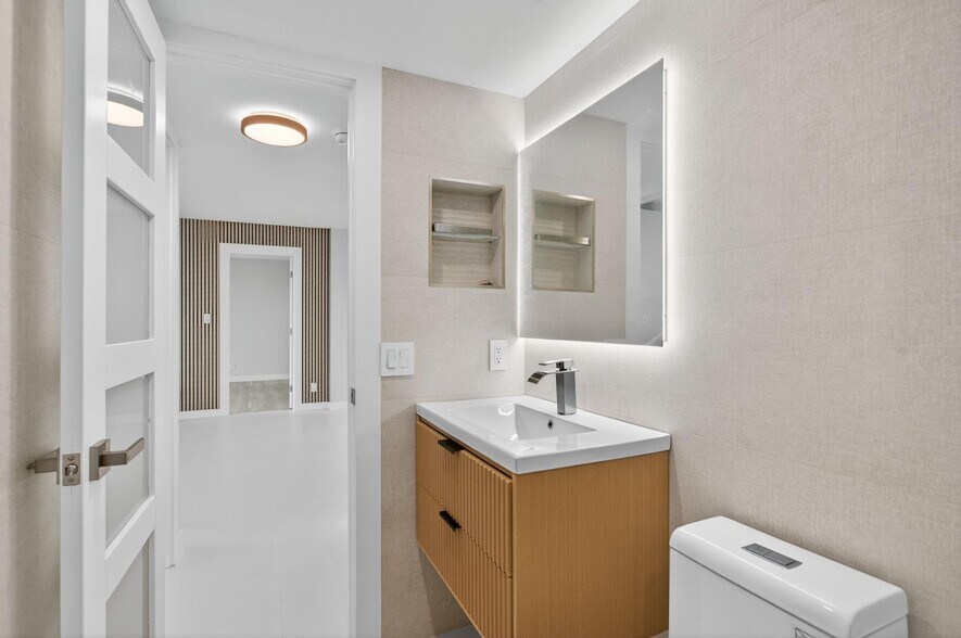 Building Photo - 525 N Ocean Blvd