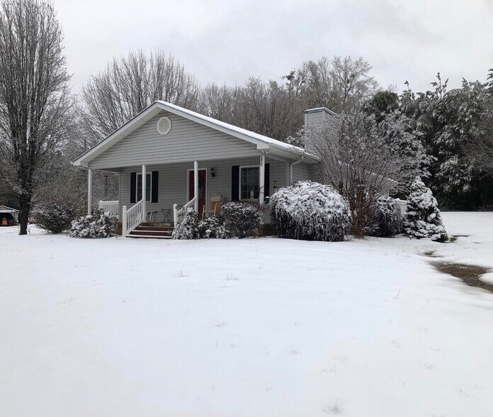 Building Photo - 1619 Cedar Rock Church Rd
