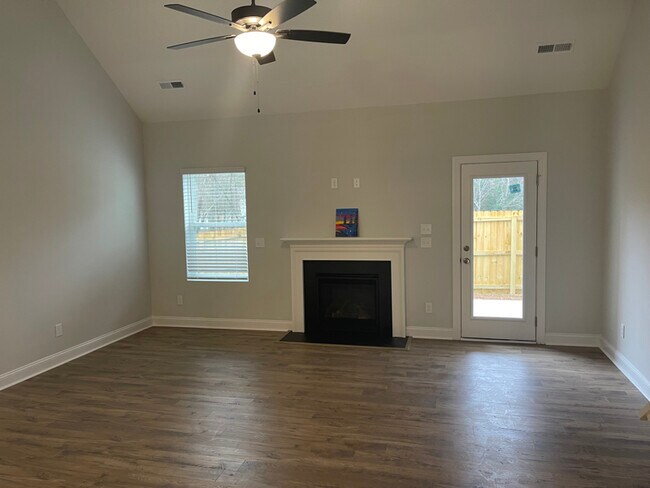 Building Photo - 704 Southerland Peak Dr