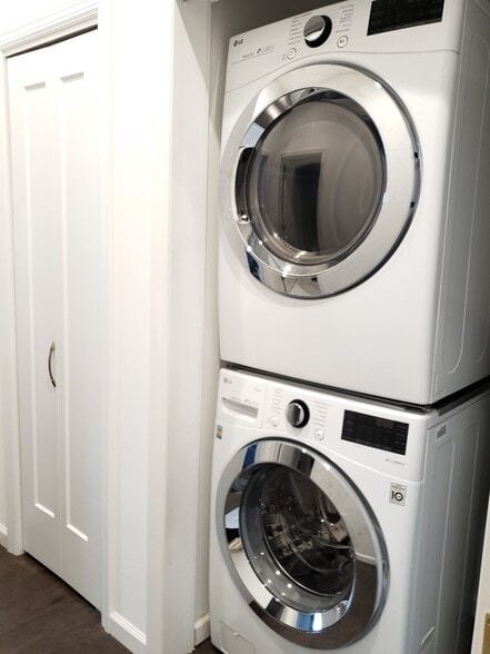 Building Photo - 415 New York Ave