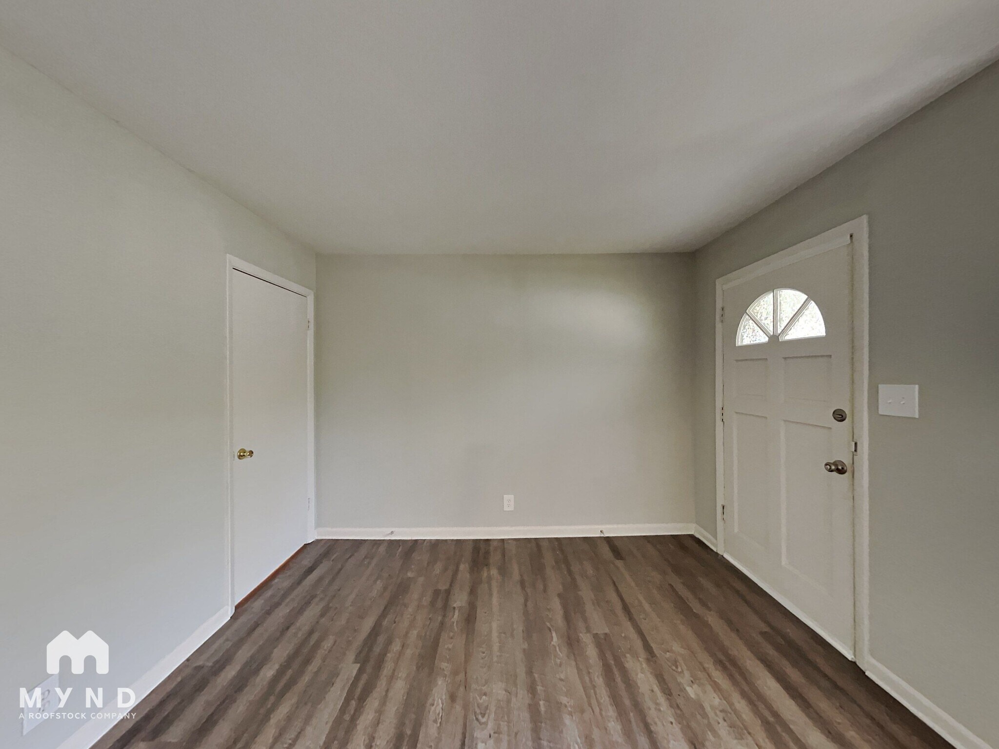 Building Photo - 2731 Carriage Ln