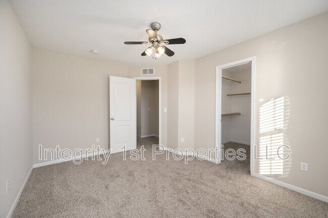 Building Photo - 9104 N Helena Ave