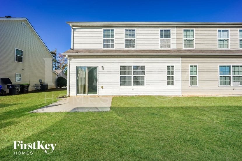 Building Photo - 6222 Hickory Ln Cir