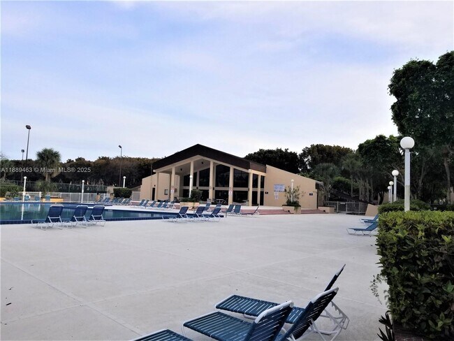 Building Photo - 14201 N Kendall Dr