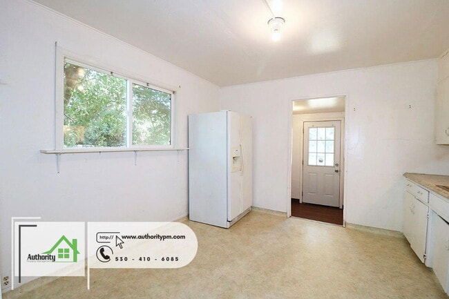 Building Photo - 4207 Balls Ferry Rd