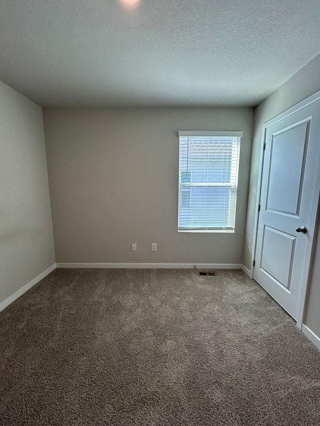 Building Photo - Your Dream Home Awaits in Gretna, NE!