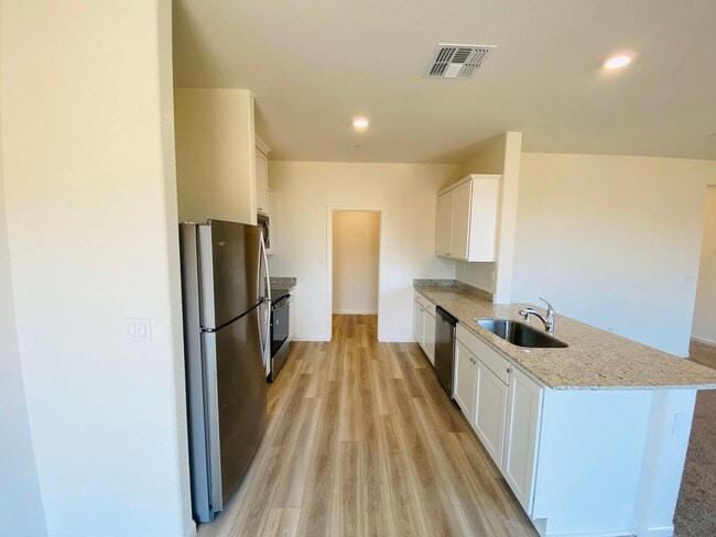 Building Photo - 5531 Glowhaven St