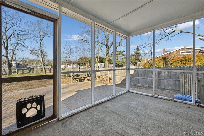 Building Photo - 94 Chapel Ave