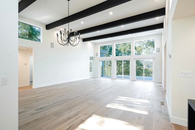 Building Photo - 81 Estates Dr