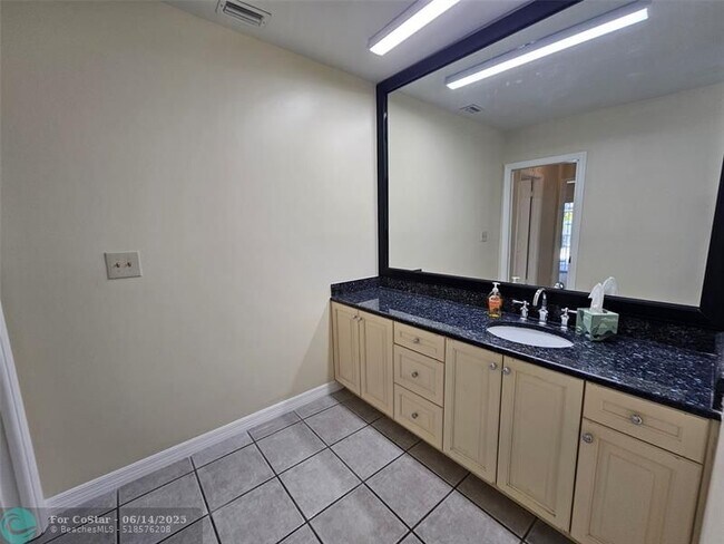 Building Photo - 11327 Little Bear Dr