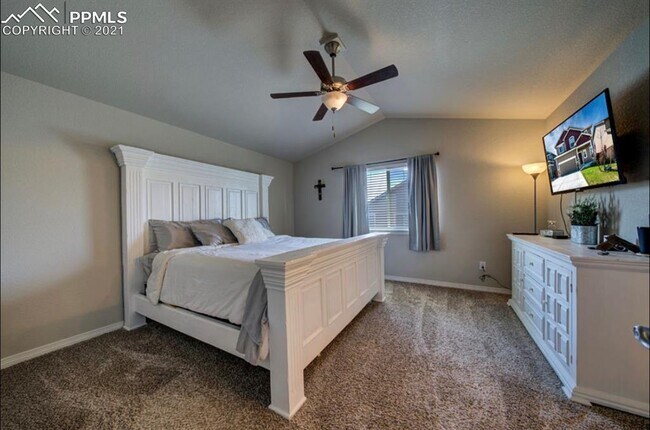 Building Photo - 6673 Galpin Dr