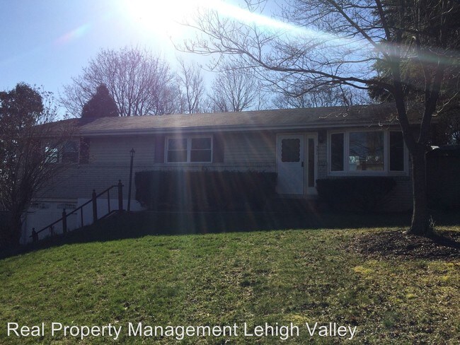 Primary Photo - 530 Briar Rd