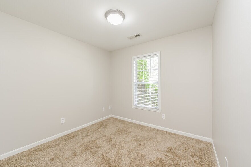 Building Photo - 5204 Mt Hope Dr