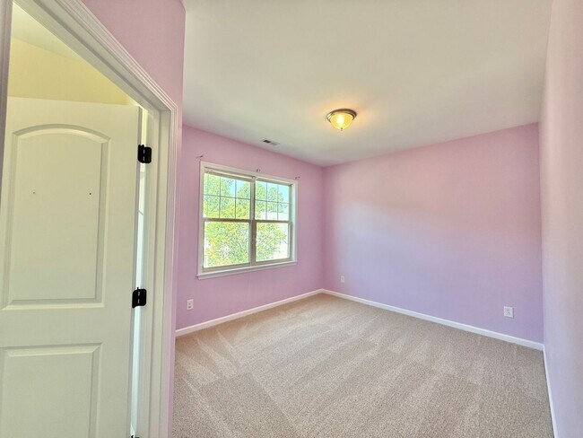 Building Photo - 1140 Litchborough Way